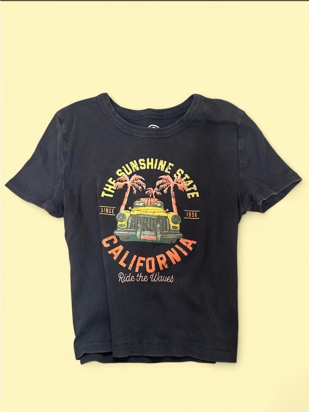 Social Culture Size S California Sunshine Graphic Tee - Black